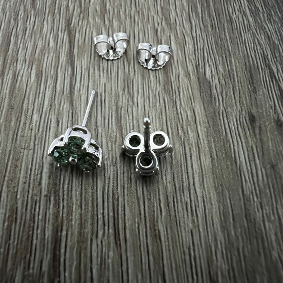 Green aria tourmaline earrings - Picture 6 of 10